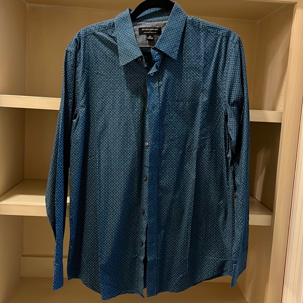 Banana Republic soft wash standard for medium shirt